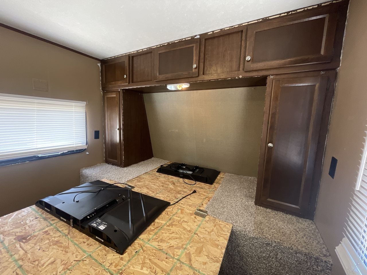 2015 KEYSTONE HIDEOUT 28BHS