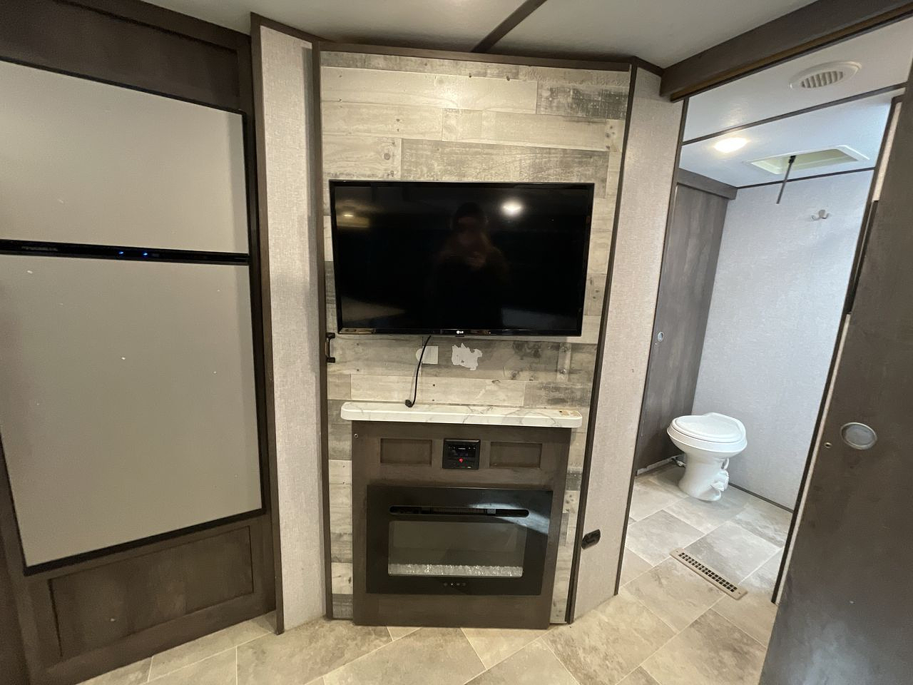 2021 KEYSTONE COLEMAN 3055BS