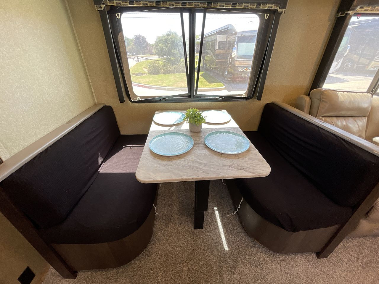 2018 KEYSTONE OUTBACK 325BH