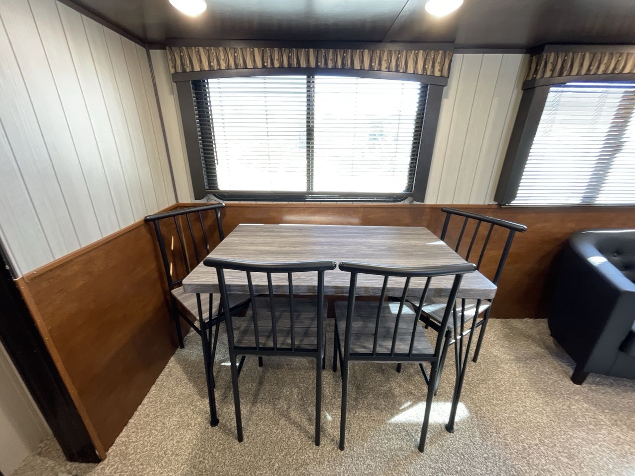 2018 KEYSTONE SUNSET TRAIL 331BH