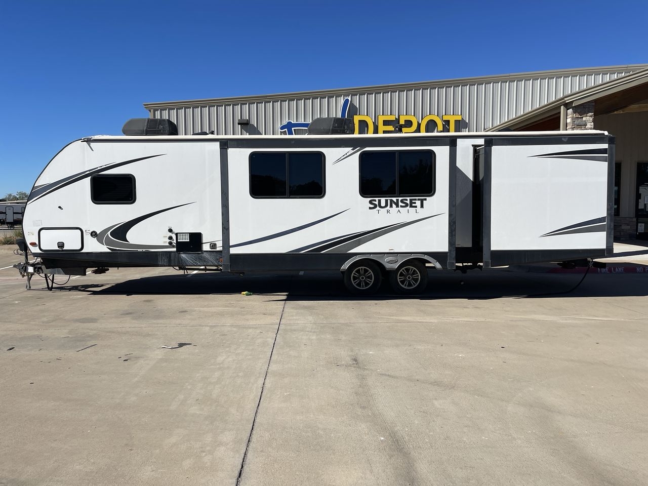 2018 KEYSTONE SUNSET TRAIL 331BH