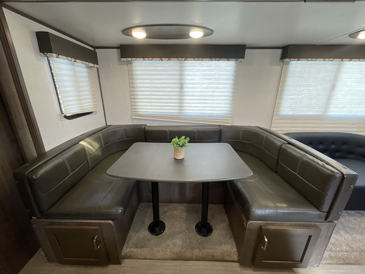 2019 KEYSTONE PASSPORT 3351BH