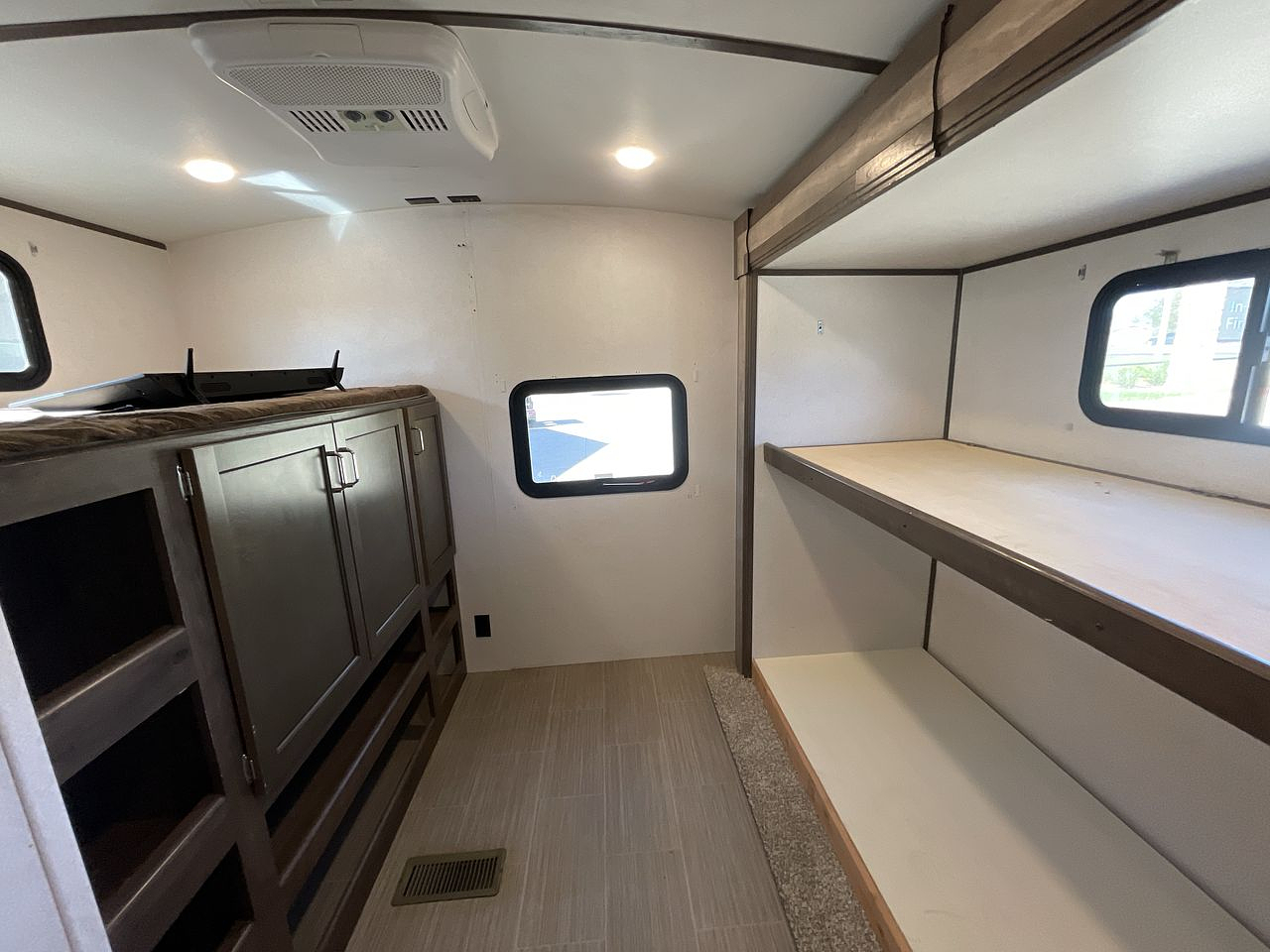 2019 KEYSTONE PASSPORT 3351BH