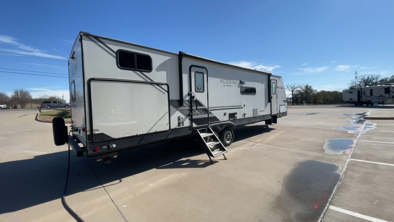 2022 KEYSTONE KODIAK 332BHSL