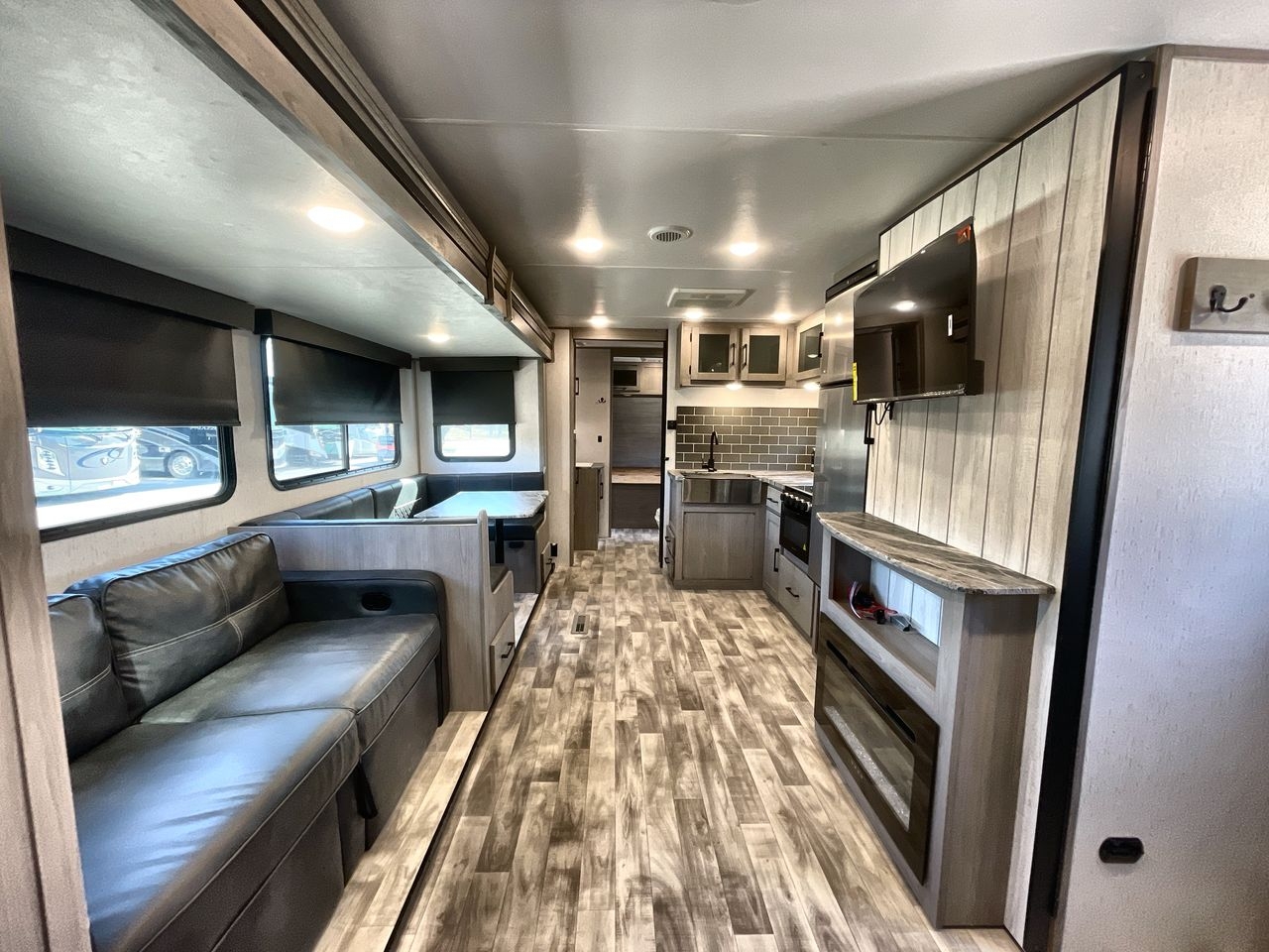 2022 KEYSTONE KODIAK 332BHSL