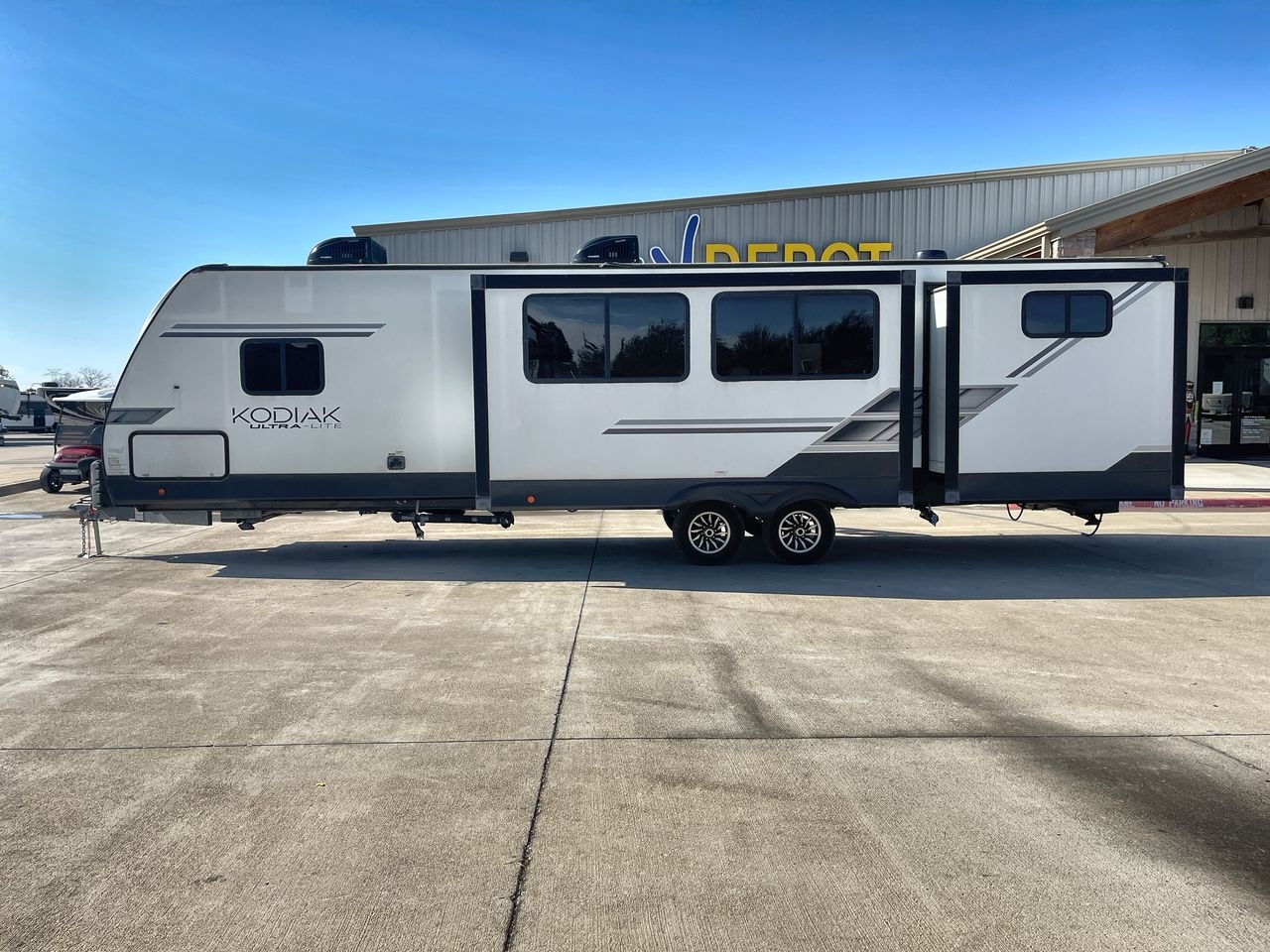 2022 KEYSTONE KODIAK 332BHSL