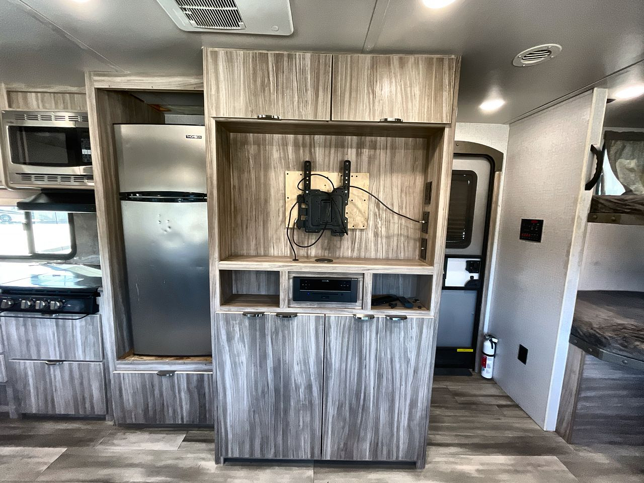 2022 WINNEBAGO MINNIE WINNIE 2801BH