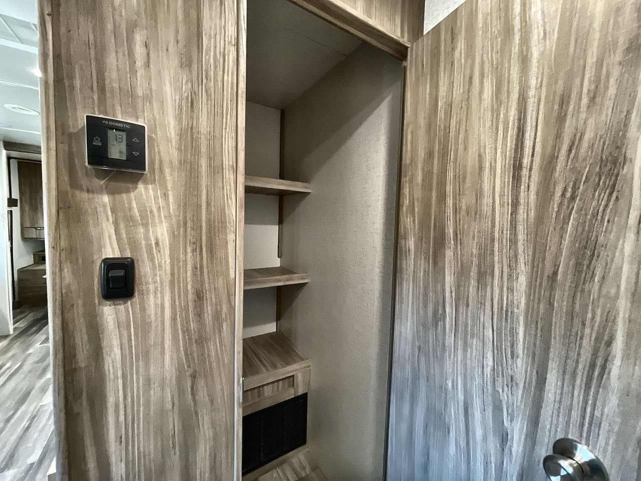 2022 WINNEBAGO MINNIE WINNIE 2801BH