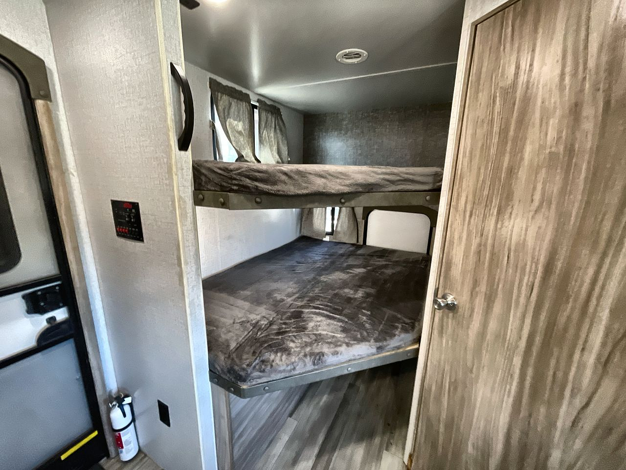 2022 WINNEBAGO MINNIE WINNIE 2801BH
