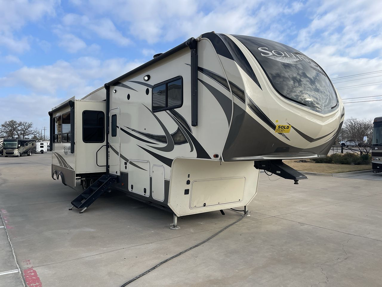 2019 GRAND DESIGN 3740BH