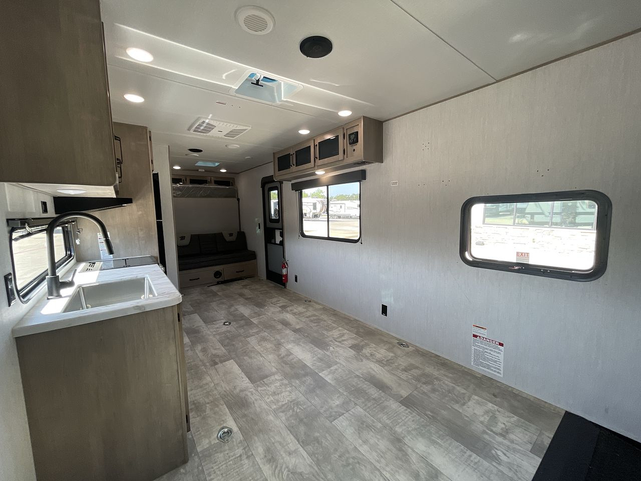 2024 GRAND DESIGN MOMENTUM MAV 22MAV