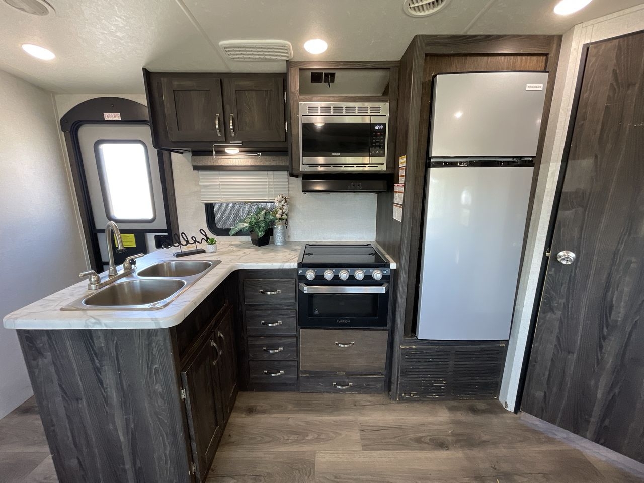 2019 HIGHLAND RIDGE MESA RIDGE 3310BH