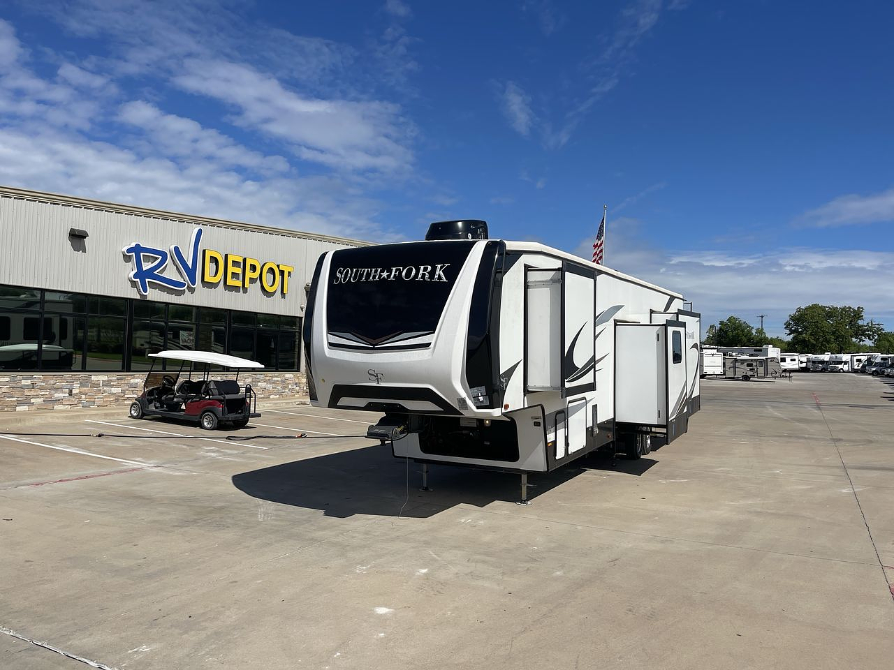 2022 CRUISER RV SOUTH FORK 3780MB