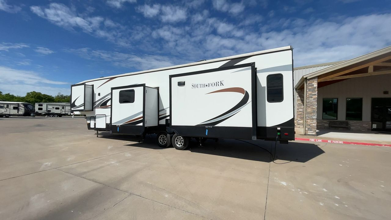 2022 CRUISER RV SOUTH FORK 3780MB