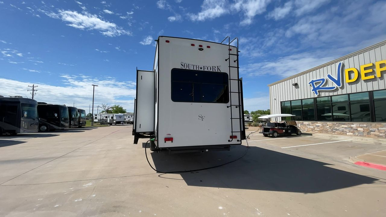 2022 CRUISER RV SOUTH FORK 3780MB