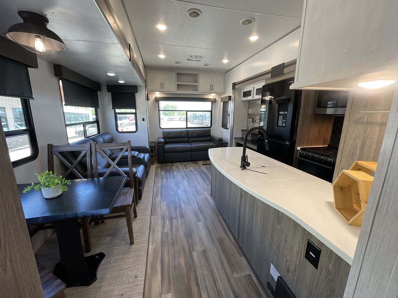 2022 CRUISER RV SOUTH FORK 3780MB