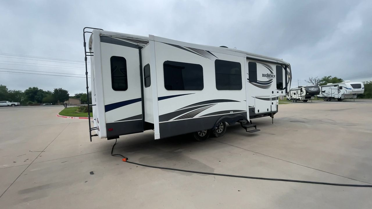2017 HEARTLAND BIGHORN 3270RS