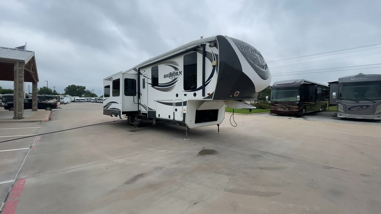2017 HEARTLAND BIGHORN 3270RS
