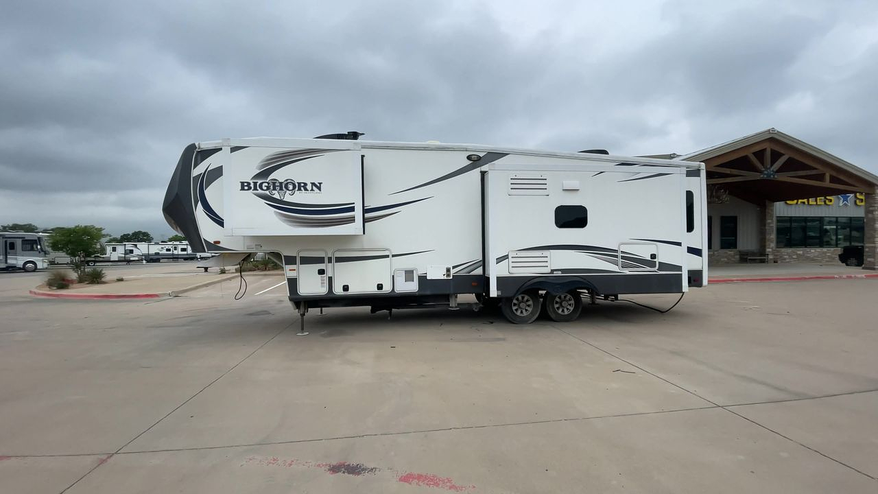 2017 HEARTLAND BIGHORN 3270RS