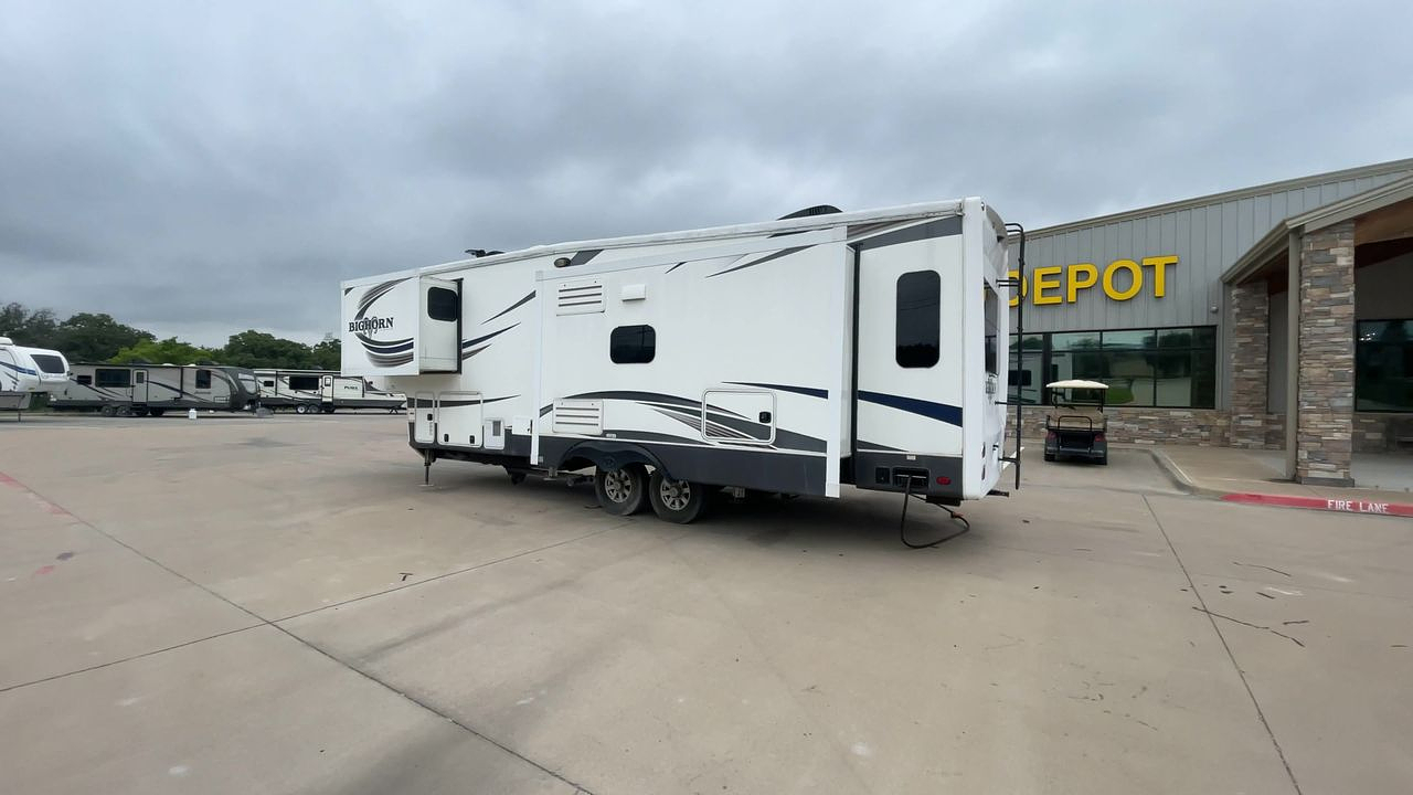 2017 HEARTLAND BIGHORN 3270RS