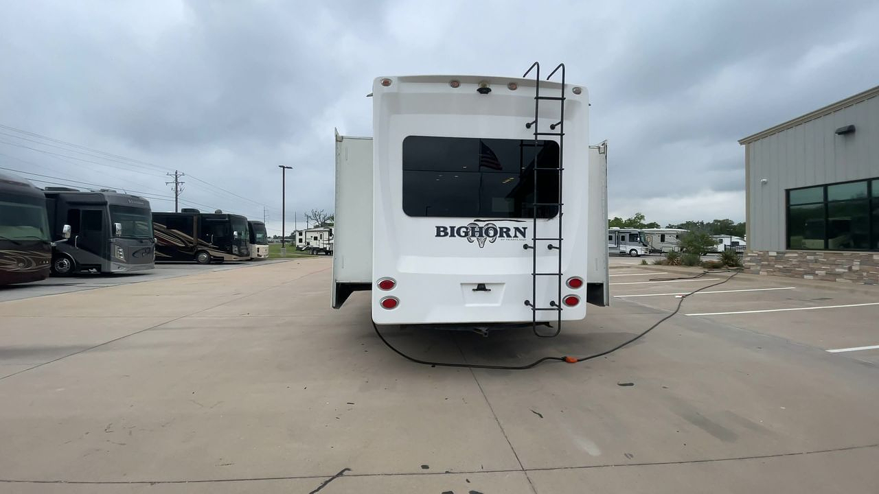 2017 HEARTLAND BIGHORN 3270RS