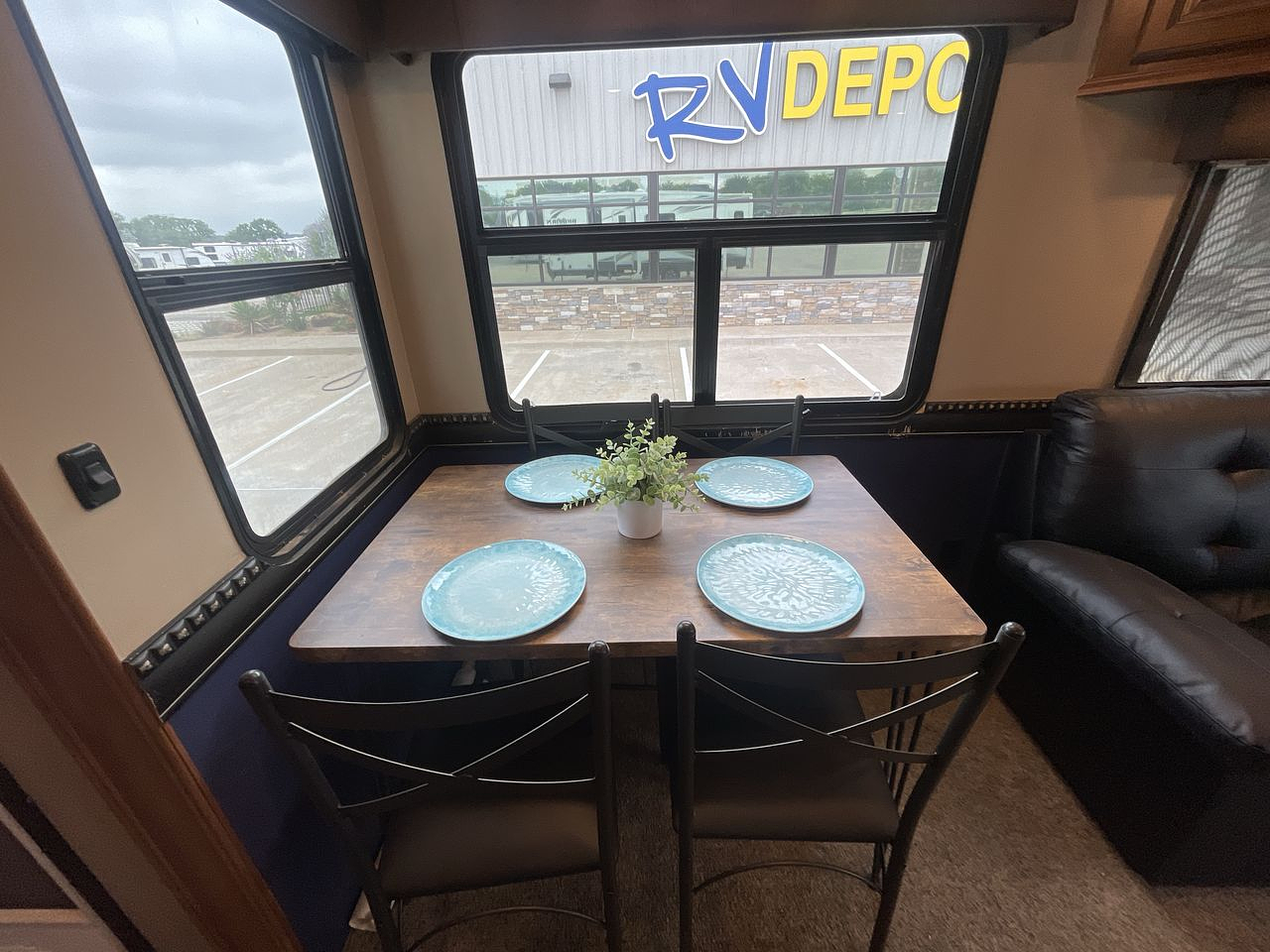 2017 HEARTLAND BIGHORN 3270RS