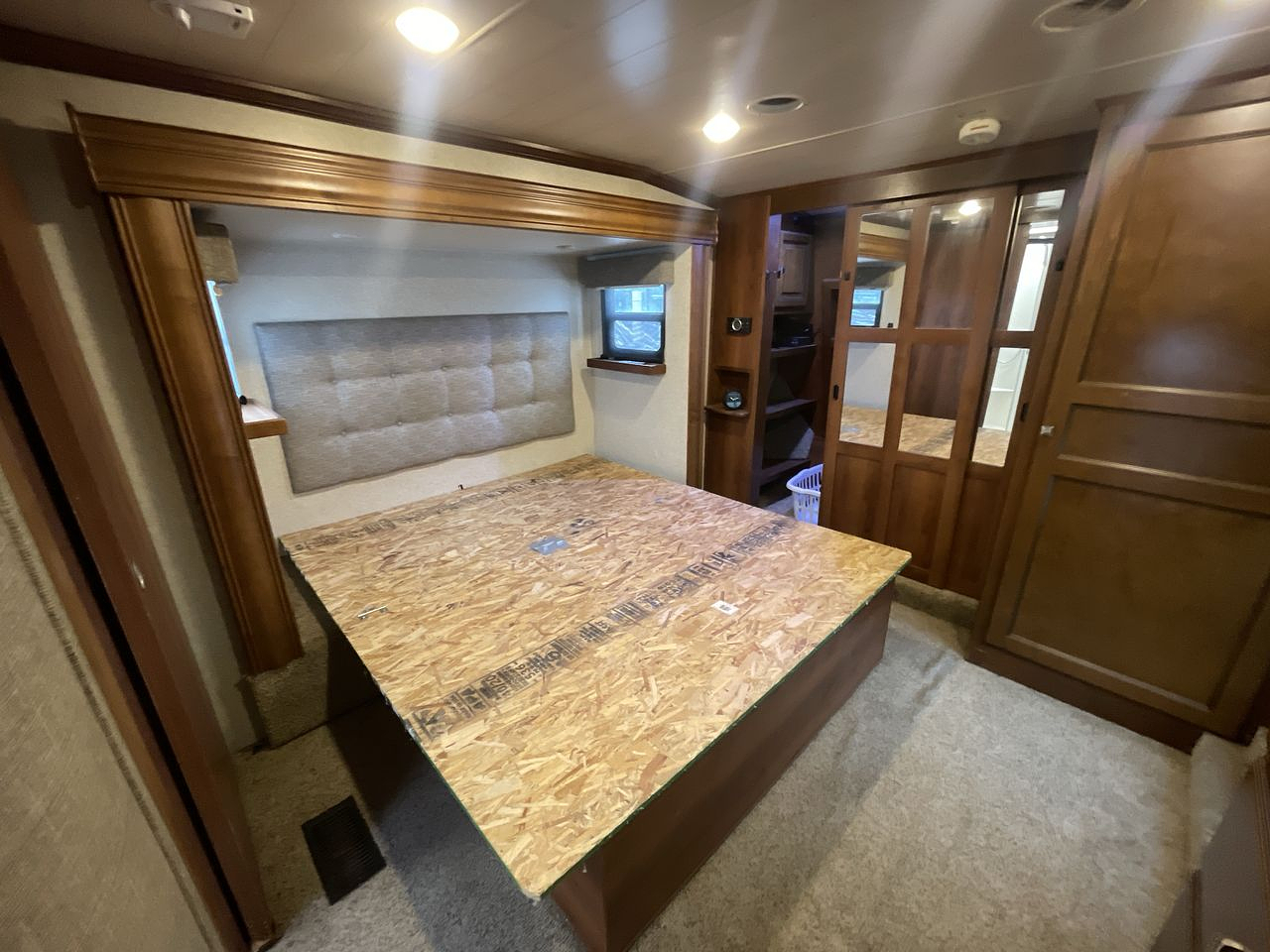 2017 HEARTLAND BIGHORN 3270RS