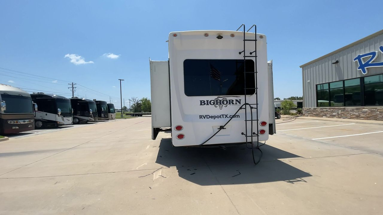 2017 HEARTLAND BIGHORN 3270RS