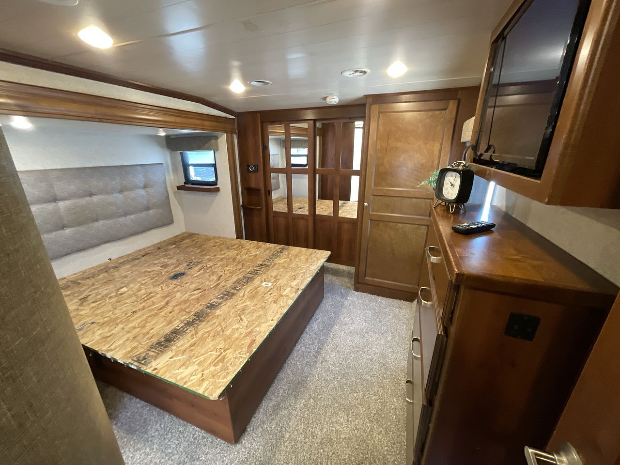 2017 HEARTLAND BIGHORN 3270RS