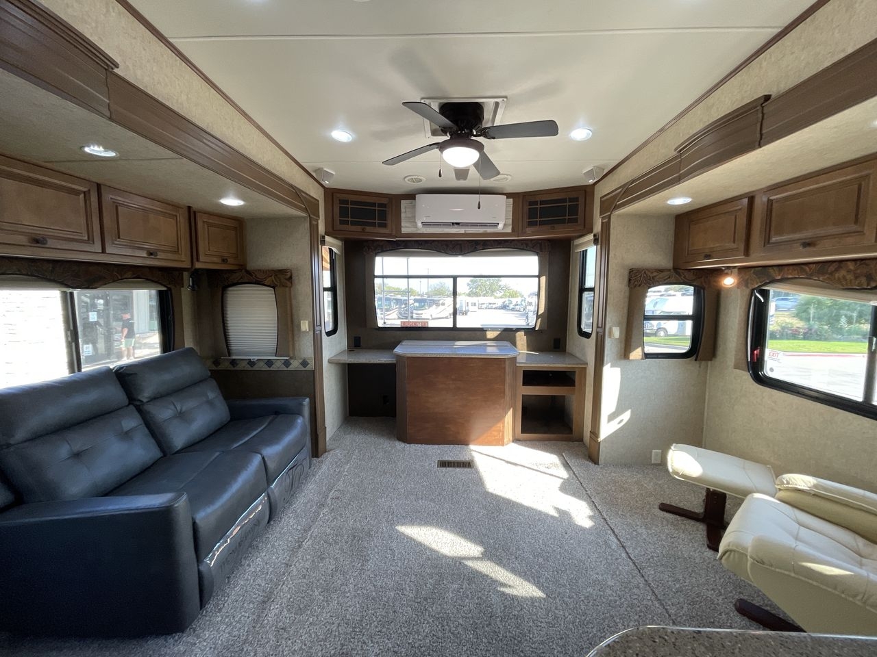 2013 BIGHORN 3610RE