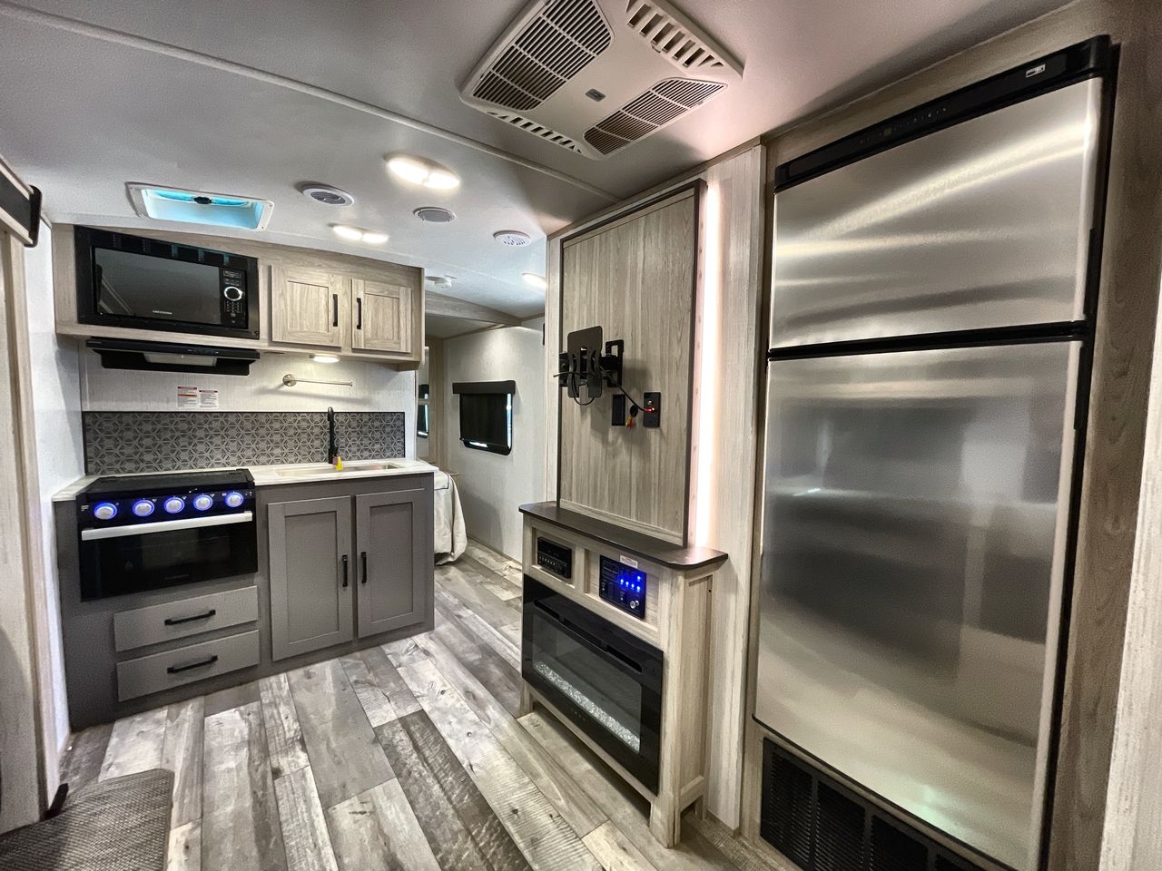 2022 HEARTLAND SUNDANCE 294BH