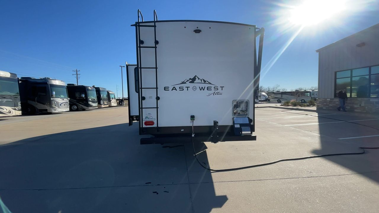 2022 FOREST RIVER ALTA 2800KBH