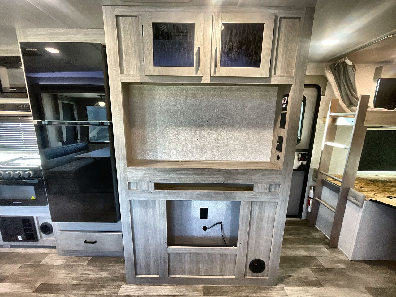 2022 FOREST RIVER ALTA 2800KBH