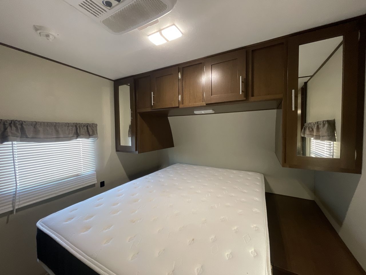 2020 KEYSTONE AVENGER 32QBI