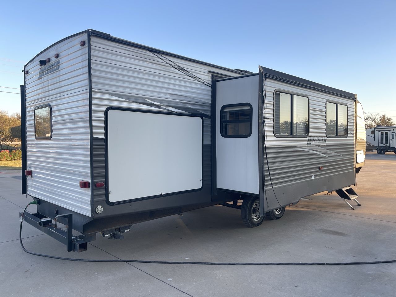 2020 KEYSTONE AVENGER 32QBI
