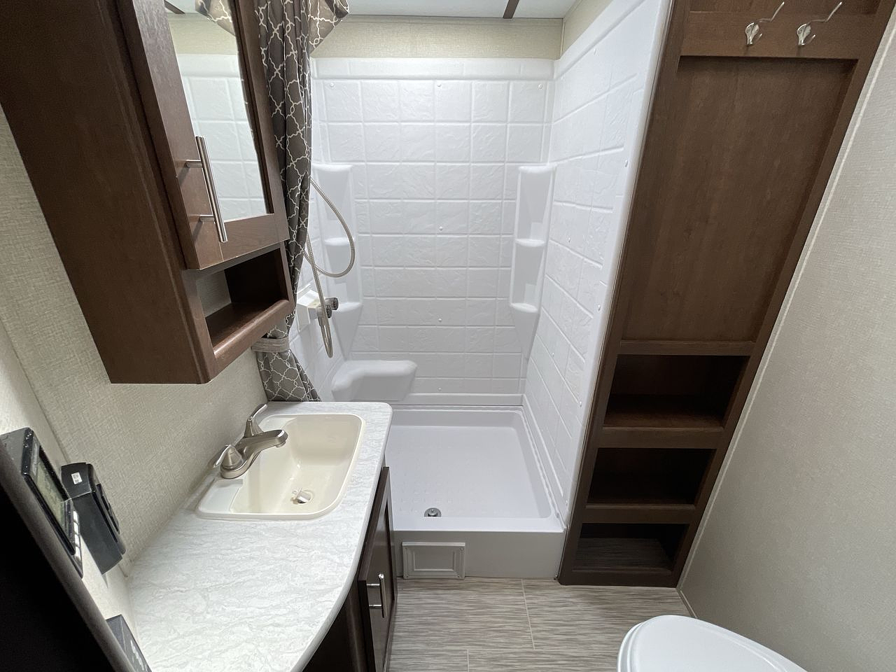 2020 KEYSTONE AVENGER 32QBI