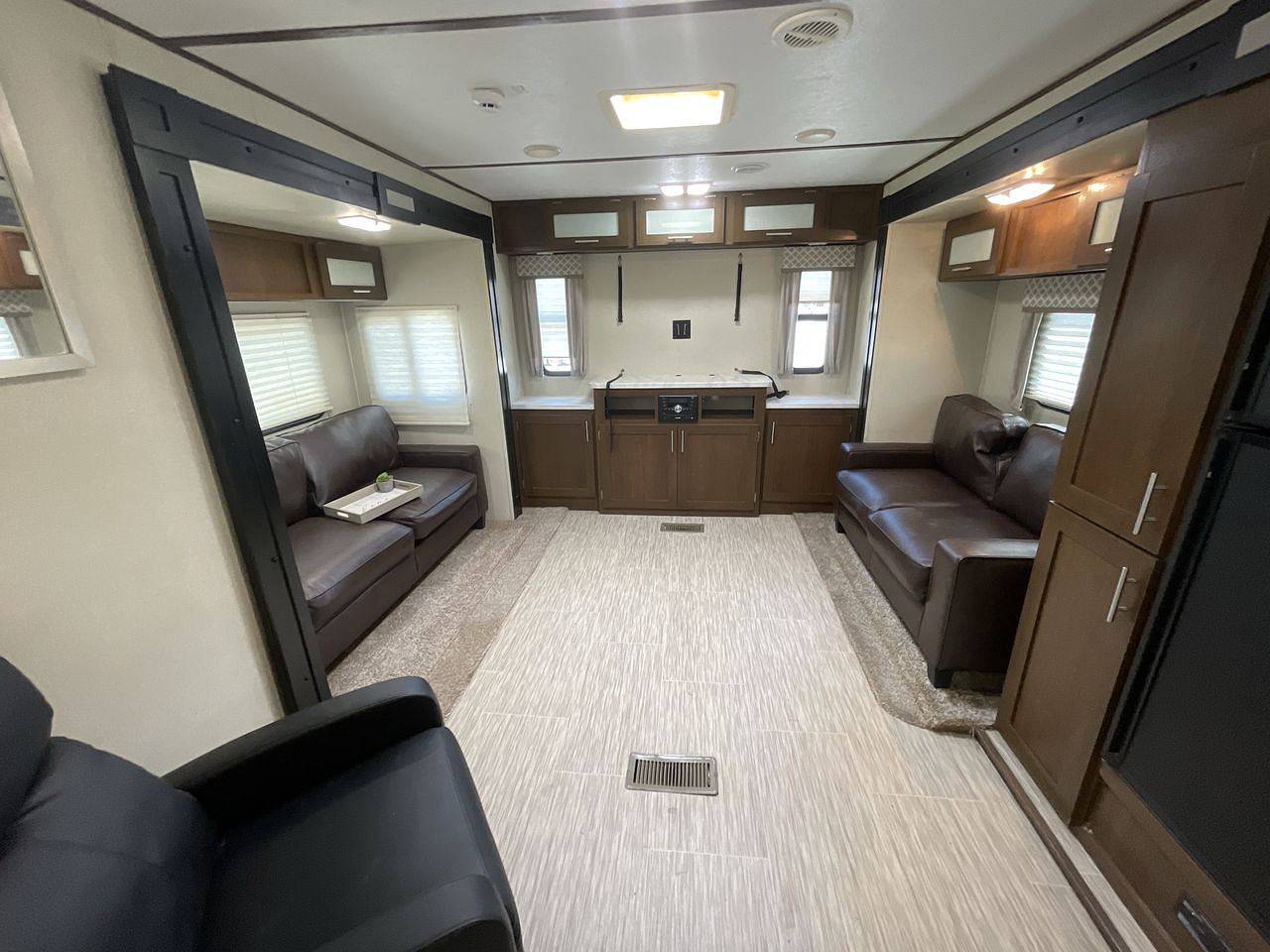 2019 FOREST RIVER AVENGER 32DEN