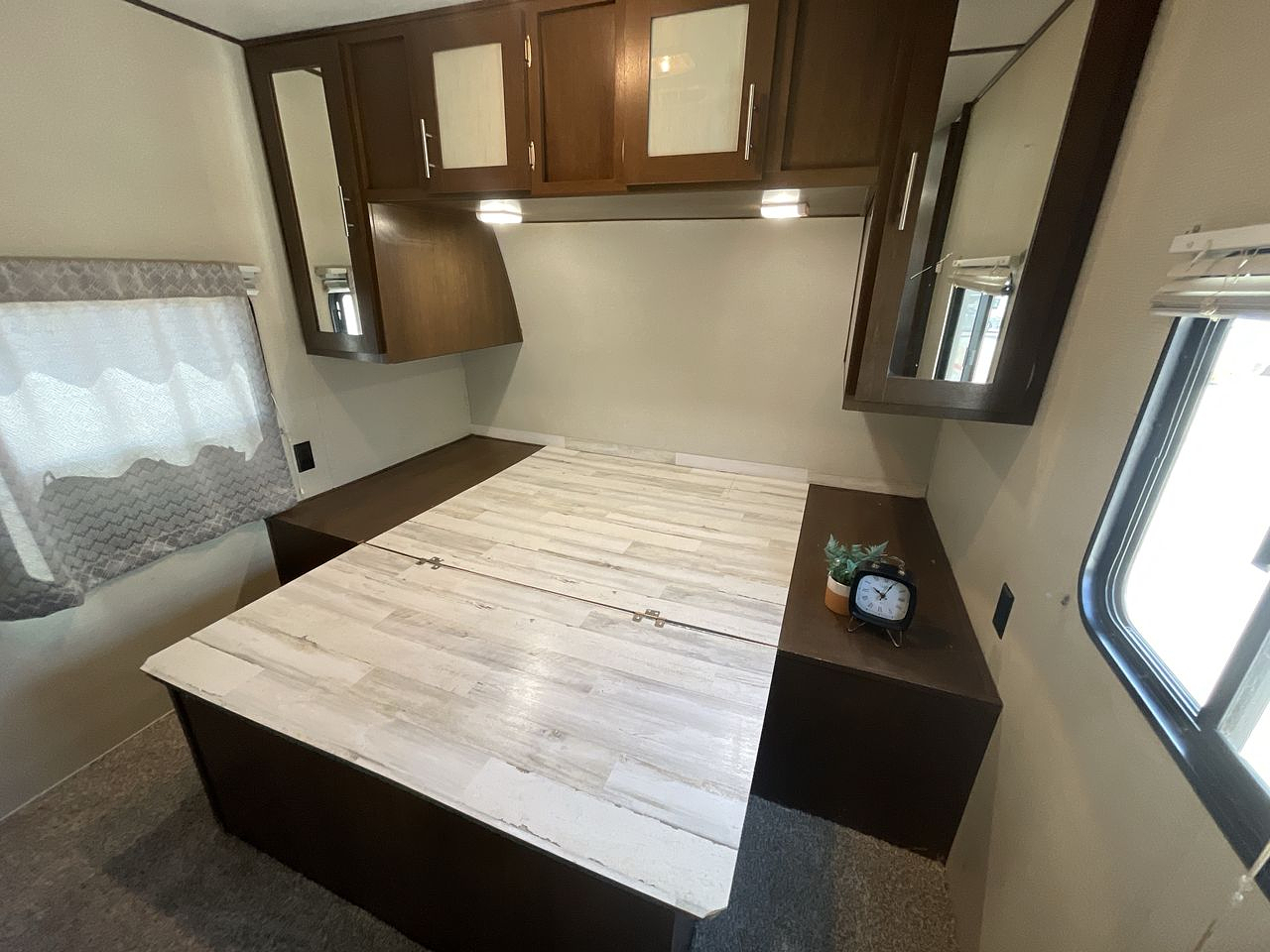2019 FOREST RIVER AVENGER 32DEN