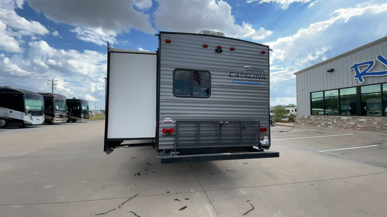 2022 FOREST RIVER CATALINA 323BHDS