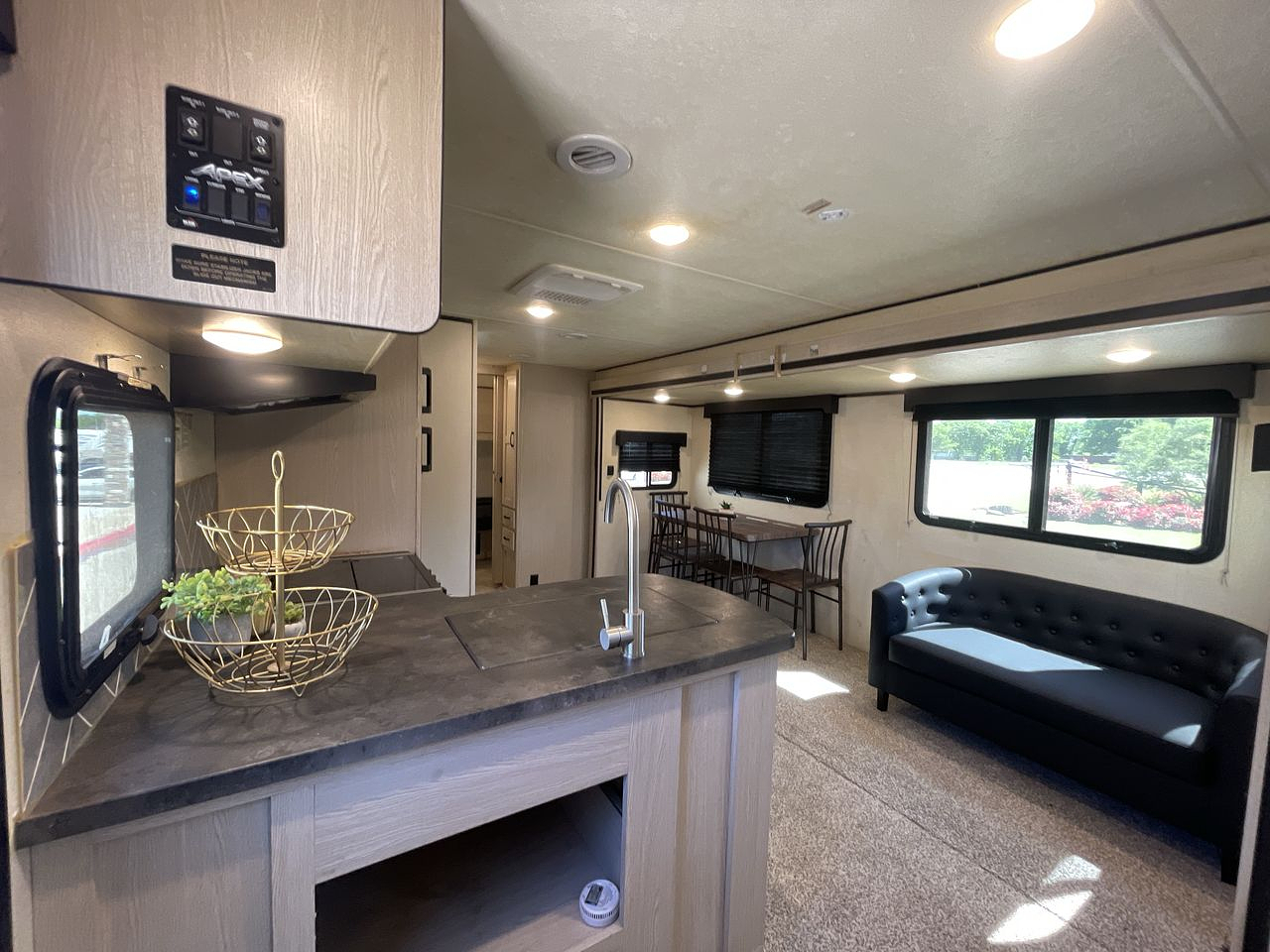 2021 FOREST RIVER APEX 289TBSS