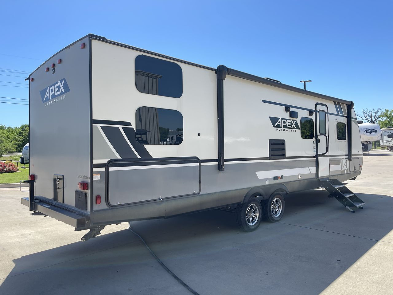 2021 FOREST RIVER APEX 289TBSS