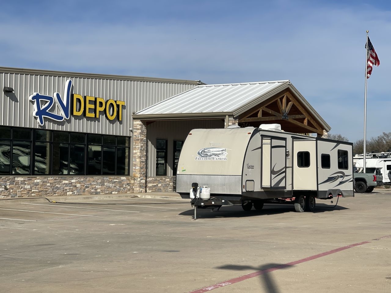 2015 FREEDOM EXPRESS 305RKDS