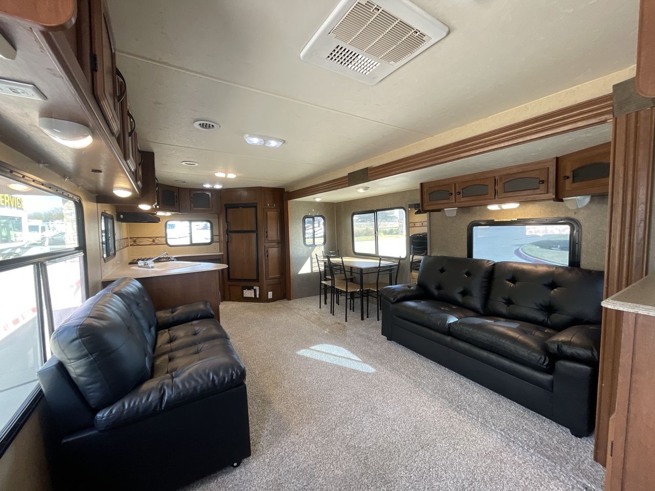 2015 FREEDOM EXPRESS 305RKDS