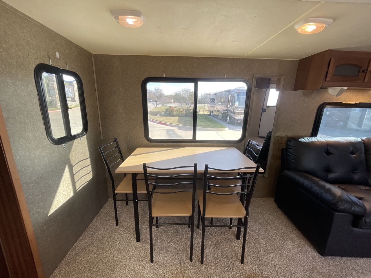 2015 FREEDOM EXPRESS 305RKDS