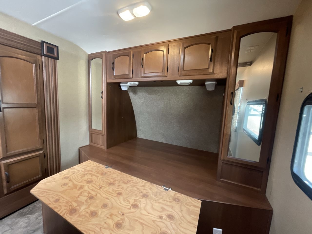 2015 FREEDOM EXPRESS 305RKDS