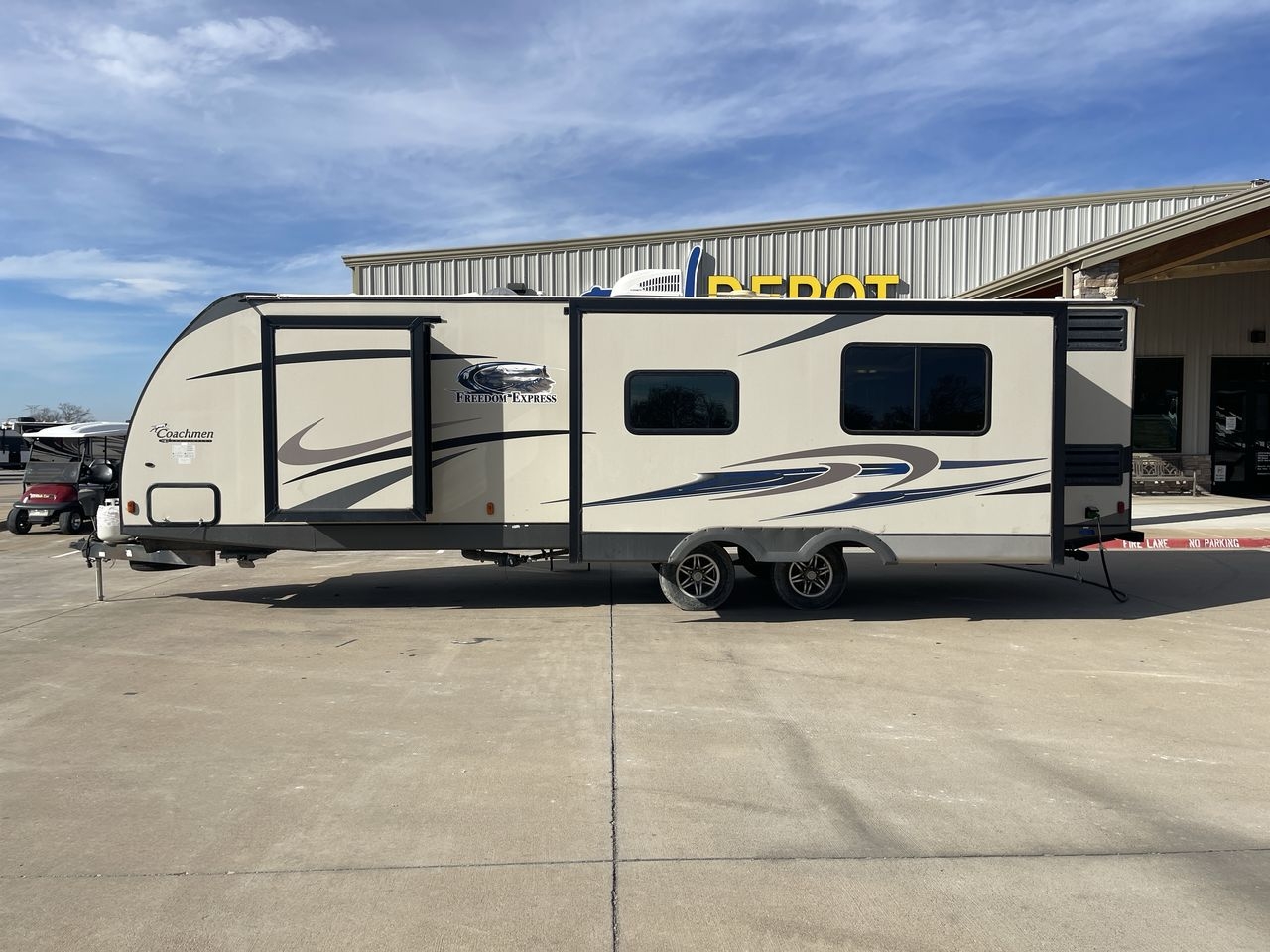 2015 FREEDOM EXPRESS 305RKDS