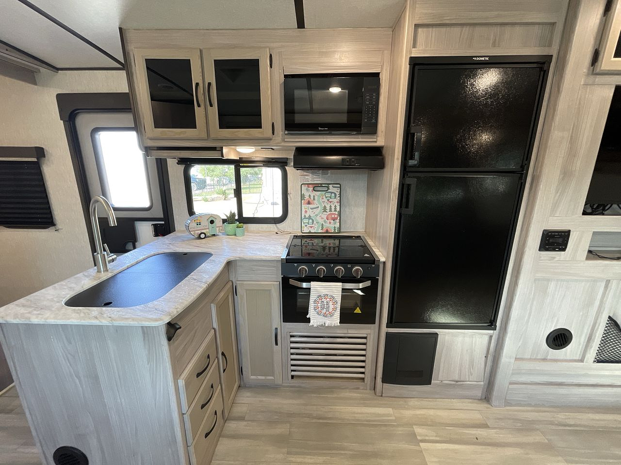 2021 COACHMEN SPIRIT 2963BH