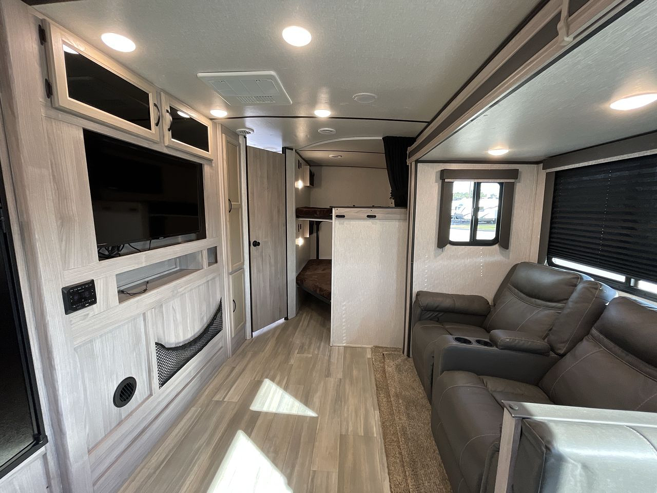 2021 COACHMEN SPIRIT 2963BH