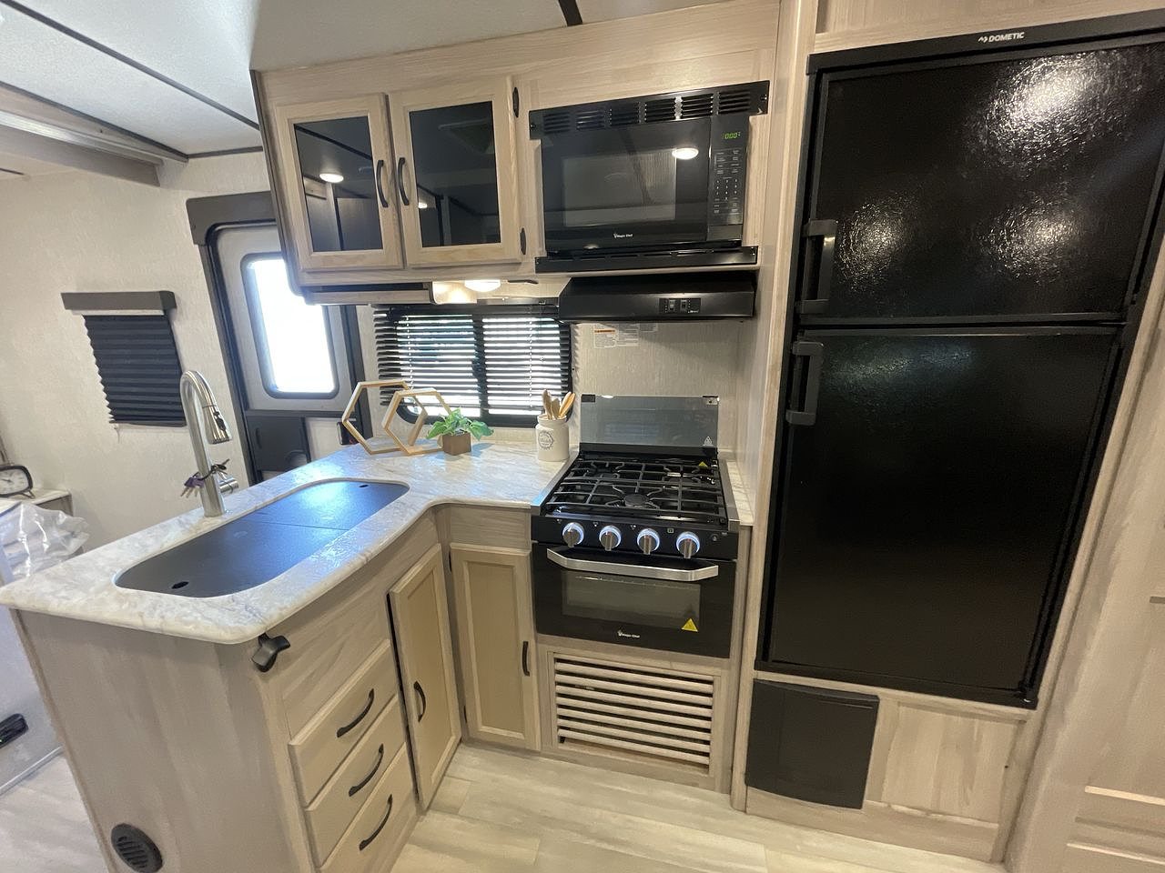 2021 COACHMEN SPIRIT 2963BH