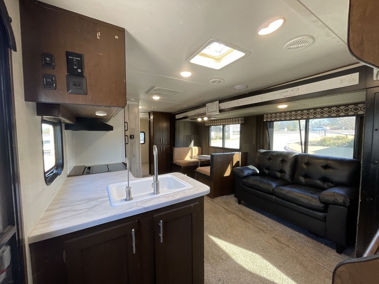 2019 FOREST RIVER TRACER 31BHD